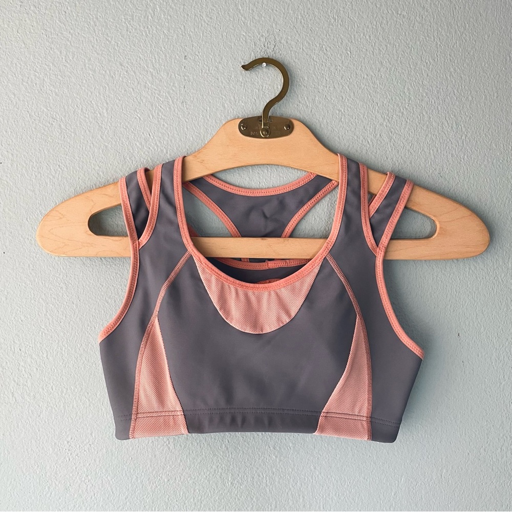Syrokan | Gray & Coral Strappy Layered Supportive Sports Bra